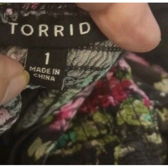 Torrid Challis Babydoll Cami Top Black/Gray Smocked Back Adjustable Size 1X - Picture 3 of 5